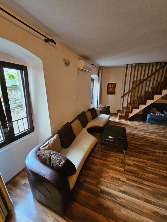Apartment Ana Paola Kotor Bagian luar foto