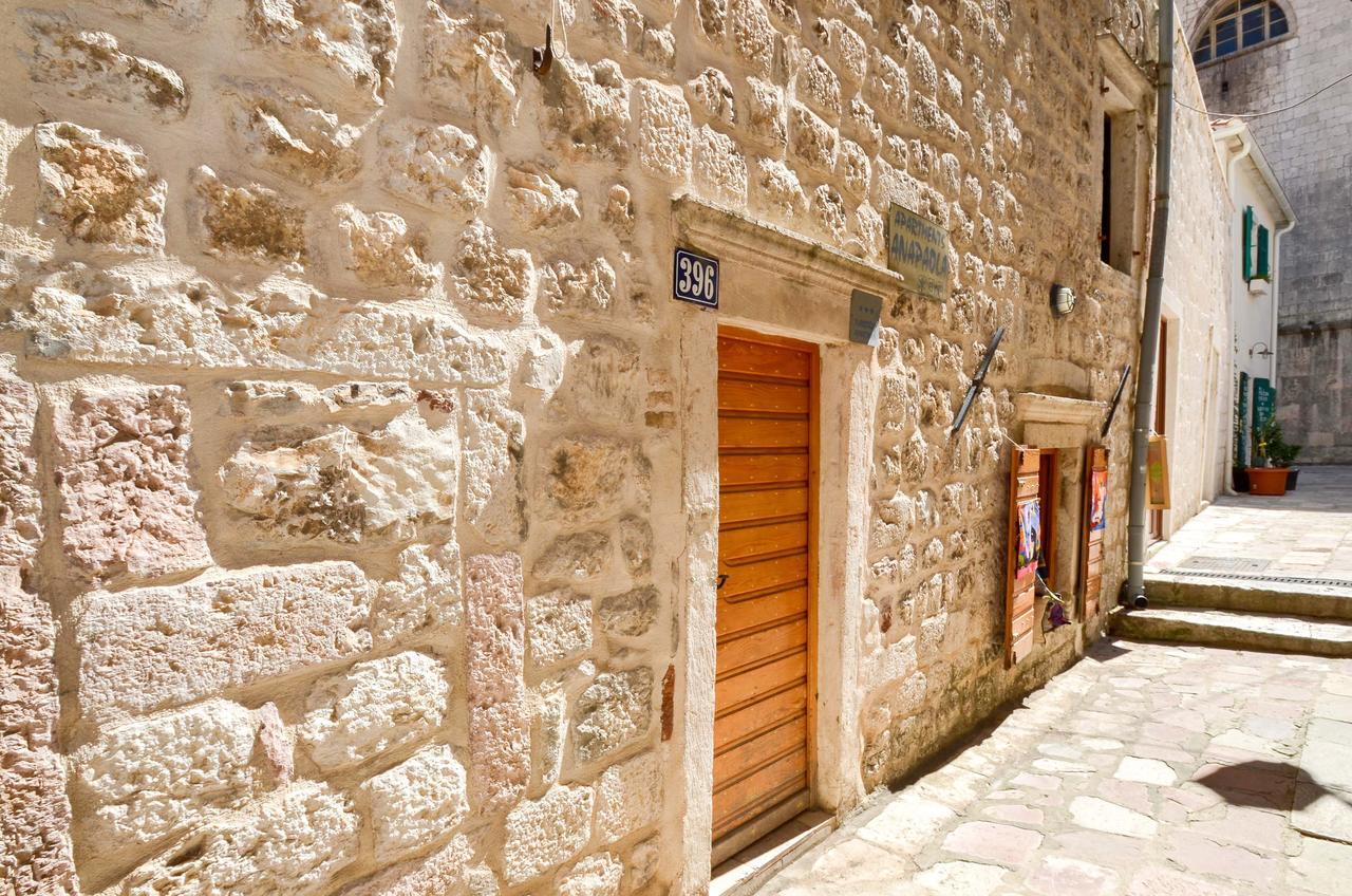 Apartment Ana Paola Kotor Bagian luar foto
